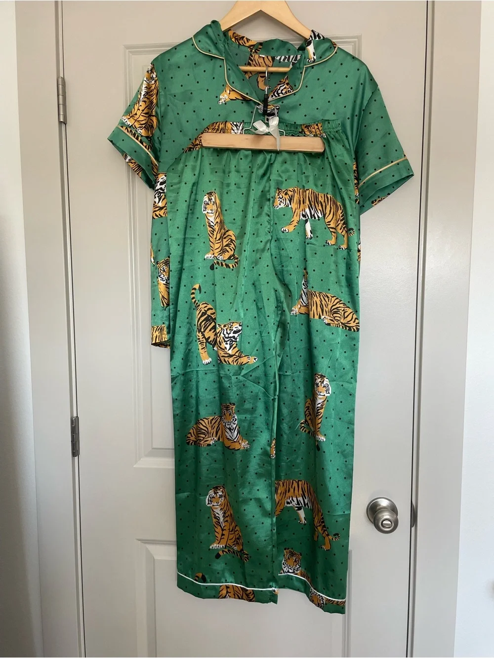 Green Tiger Print Women's Pajama Set